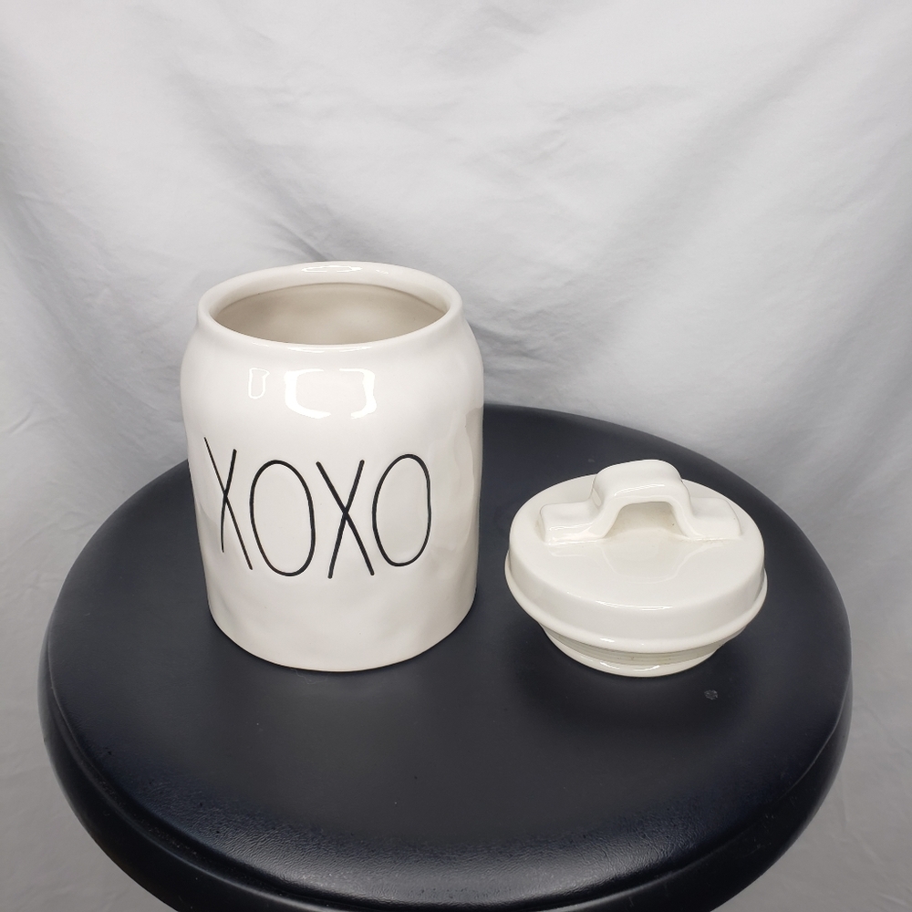 Rae Dunn XOXO canister